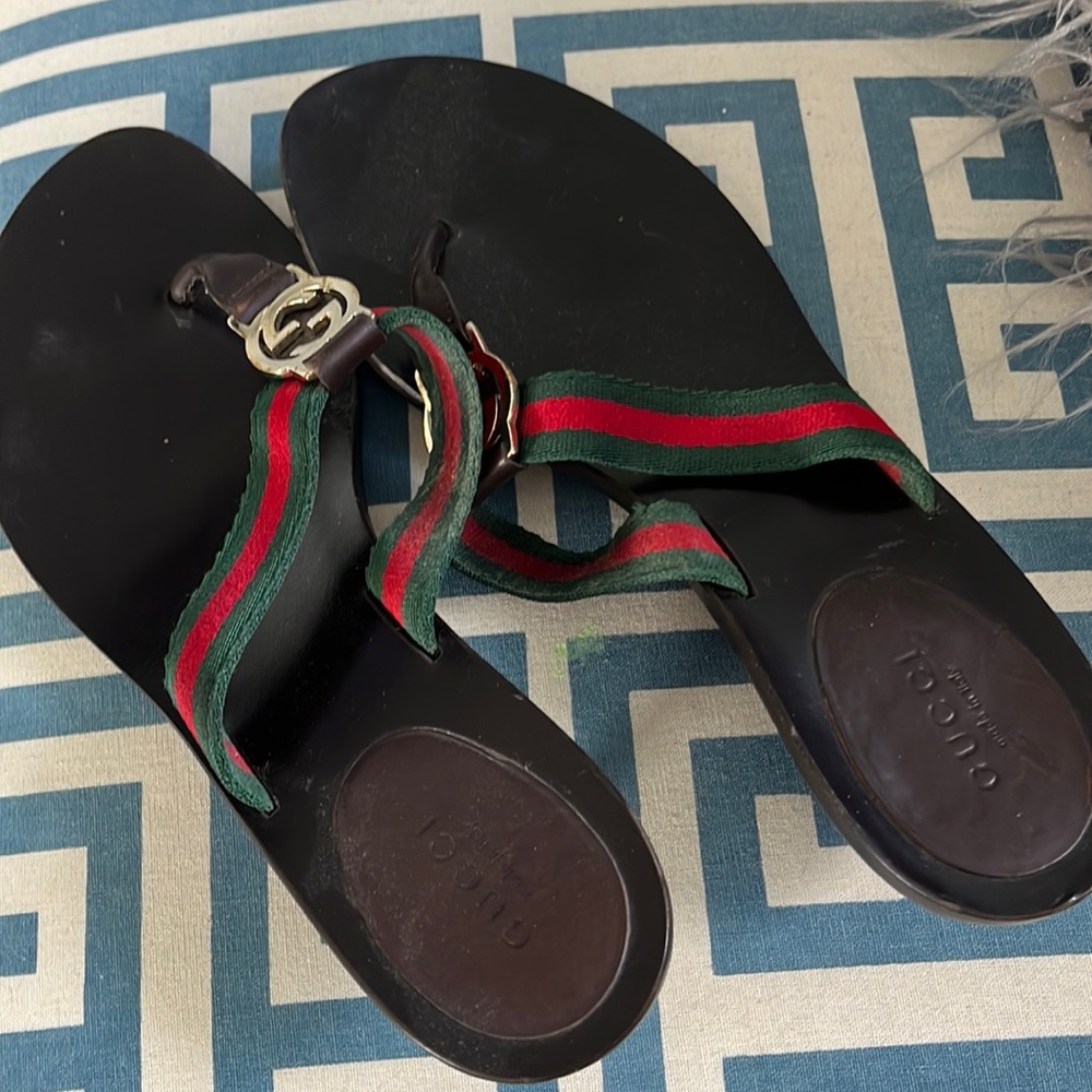GUCCI Thong Sandals